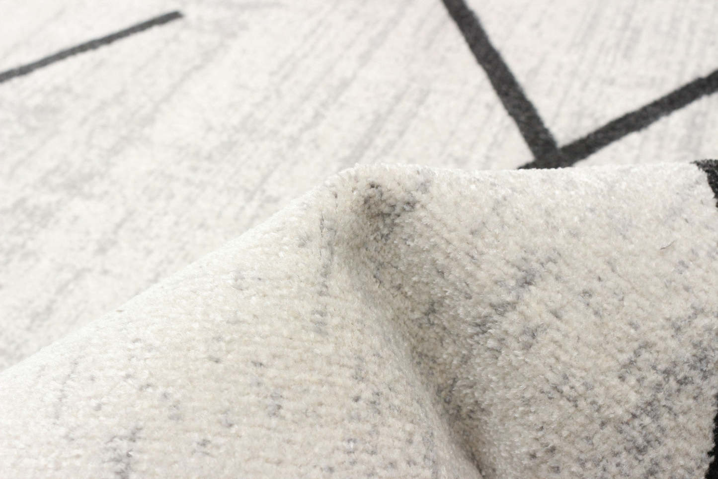 Tapis Damali ivoire/noir lavable en machine - 3'0 x 5'0|Carpette Damali ivoire et noire lavable à la machine - 3 pi 0 po x 5 pi 0 po|D86F85CW