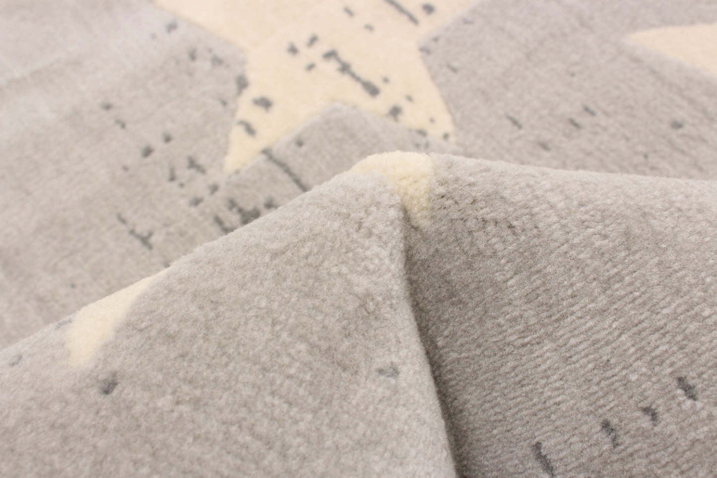 Tapis Ira gris clair 2'8 x 4'11 | D86FCM7M