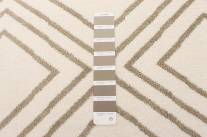 Tapis August Geod Blanc-Tan 6'7 x 9'6|Carpette August blanc géodebrun clair 6 pi 7 po x 9 pi 6 po|D86FNPHR