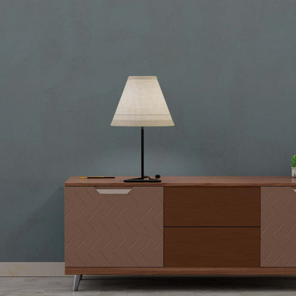 23 Table à base angulaire noire avec abat-jour conique | Lampe de table noire de 23 po à base angulaire avec abat-jour conique