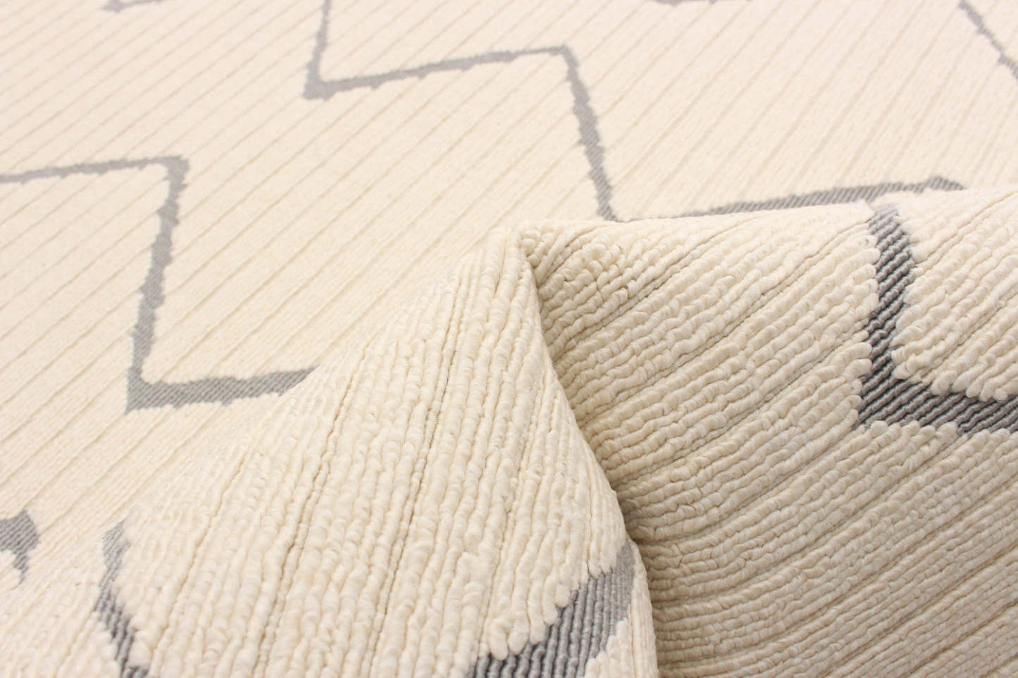 Kimi Ivory 3'11 x 5'7 Area Rug|Carpette Kimi ivoire 3 pi 11 po x 5 pi 7 po|D86FG846