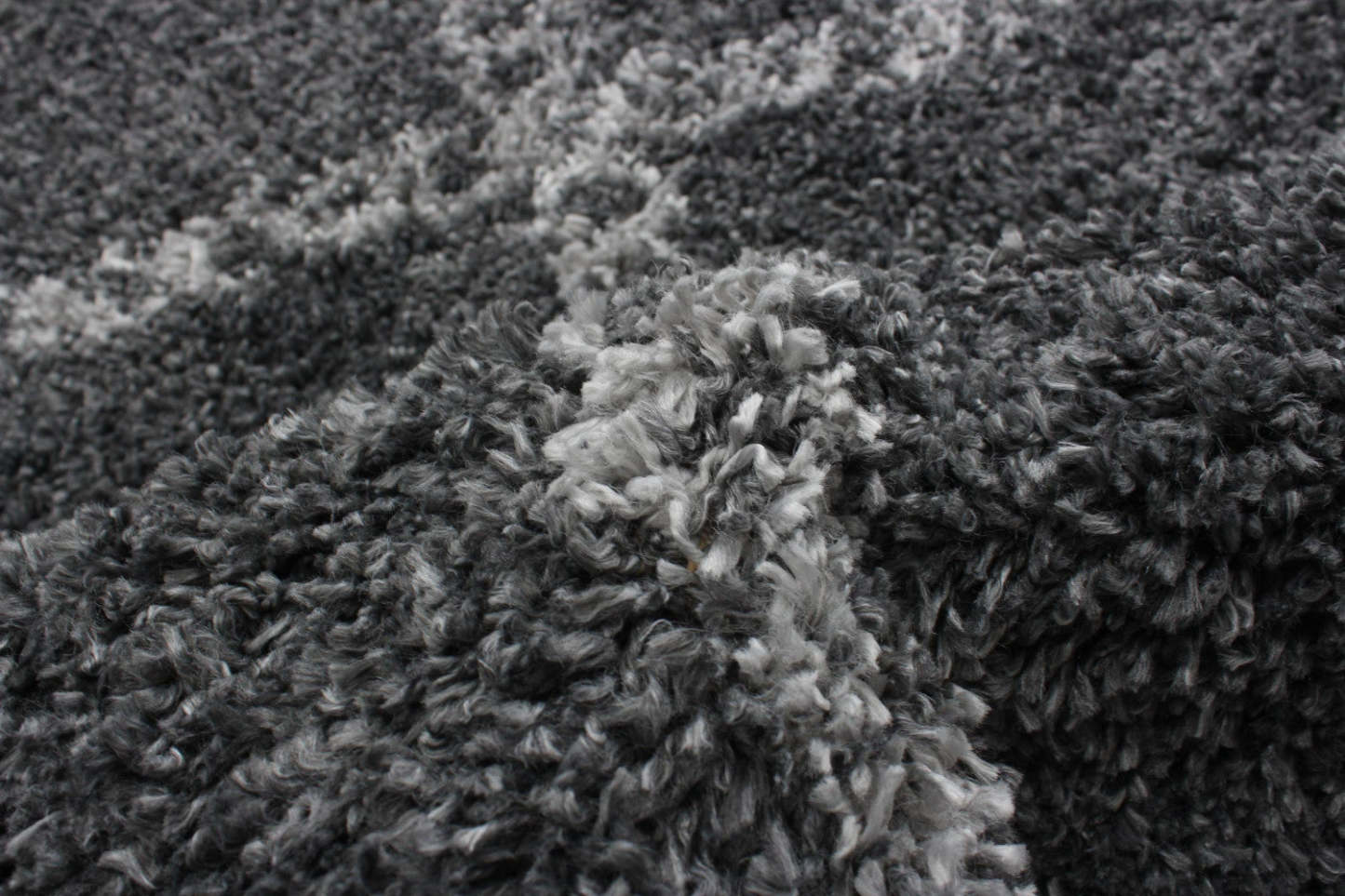 Helma Stark Dark Grey Shag 3'11 X 5'11 Area Rug|Carpette à poil long Helma Stark gris foncé 3 pi 11 po x 5 pi 11 po|D86FFE1V