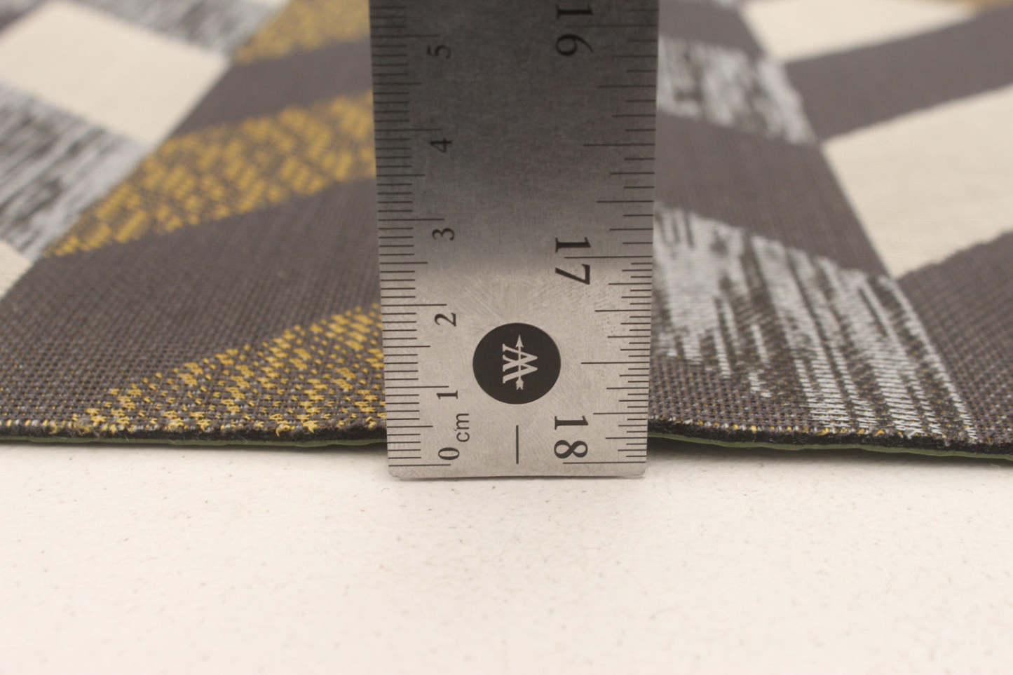 Tapis Bellezza brun foncé 2'2 x 20'0|Carpette Bellezza brun foncé 2 pi 2 po x 20 pi 0 po|D21QIJSS