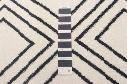 Tapis August Geod Blanc-Marine 6'7 x 9'6|Carpette August blanc géodebleu marine 6 pi 7 po x 9 pi 6 po|D86FKI97