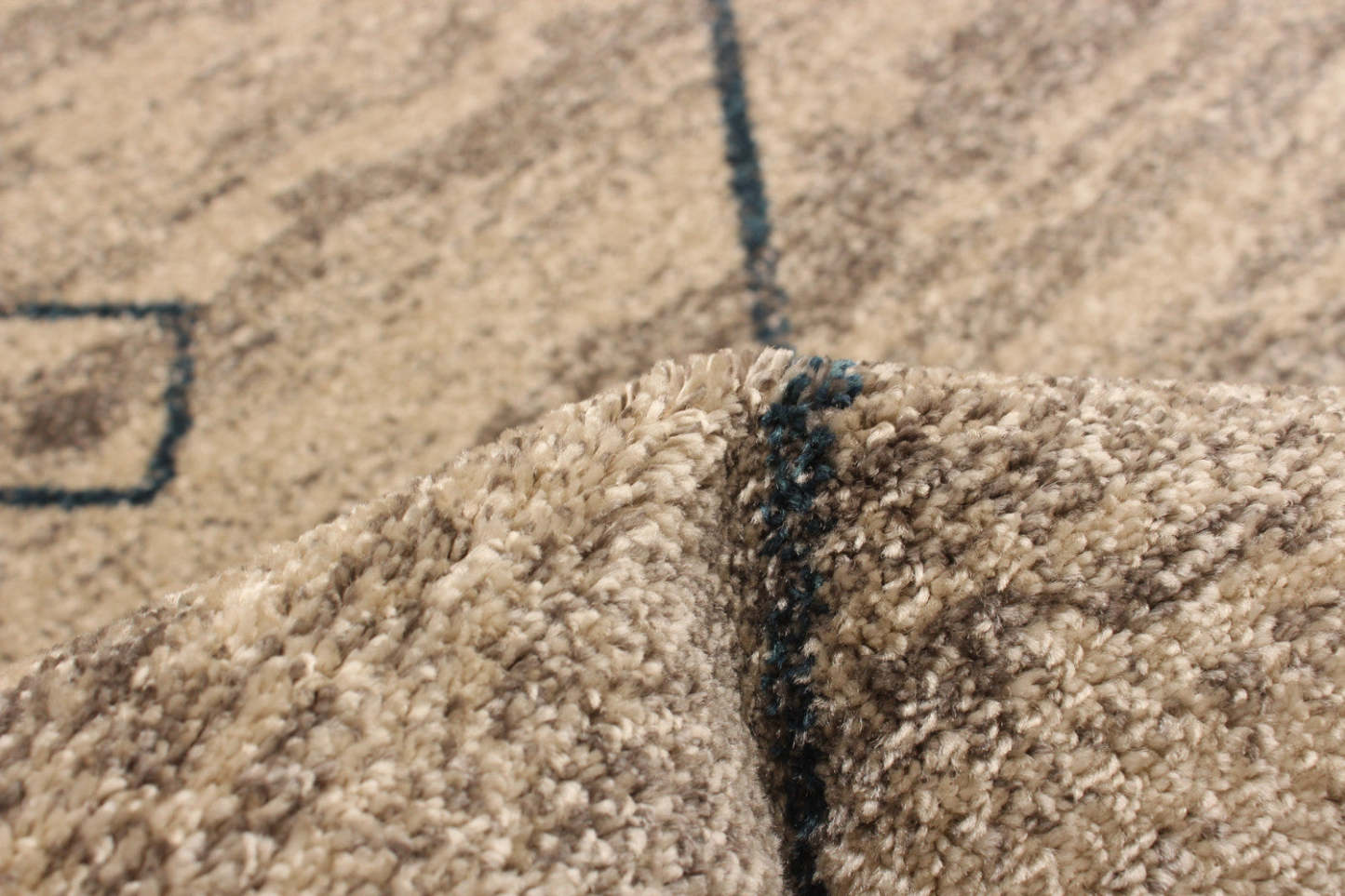 Tapis Grande Ivoire/Bleu 3'11 X 5'7|Tapis Grande Ivoire / Bleu 3pi 11 po X 5pi 7po| D26IDP1N|Carpette Grande ivoirebleue 3 pi 11 po x 5 pi 7 po|D26IDP1N