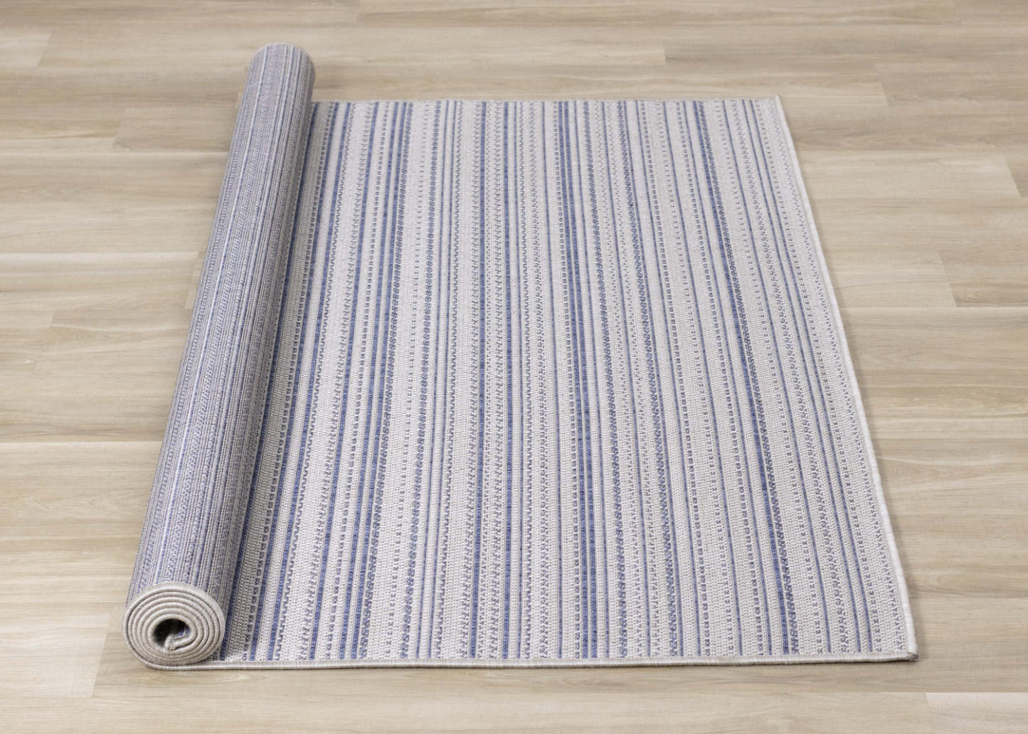 Carpette Cabana à rayures texturées pour l'extérieur - 7 pi 10 po x 10 pi 6 po