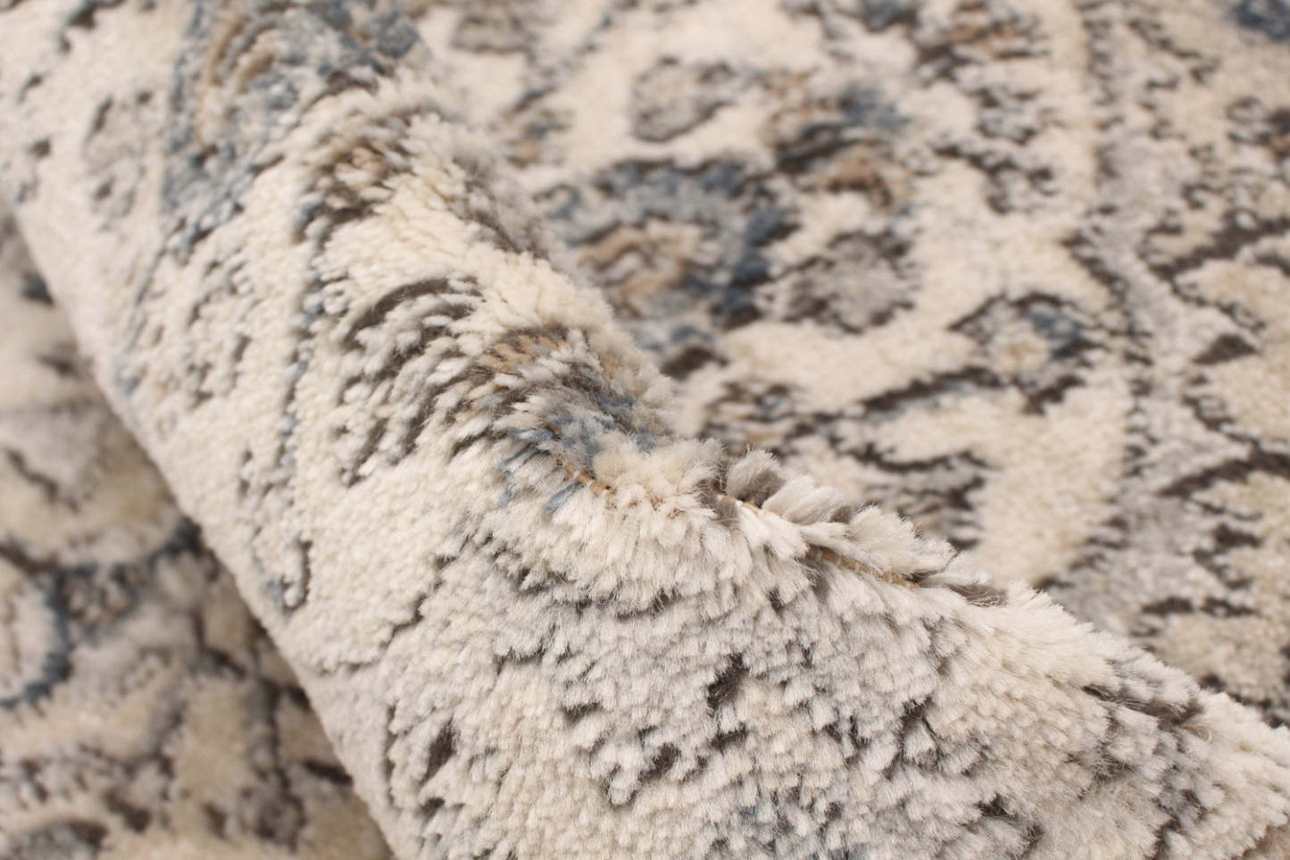 Tapis Octavian Tabriz beige-ivoire - 2'7 x 8'2|Carpette Octavian Tabriz beige-ivoire - 2 pi 7 po x 8 pi 2 po| D2AB1Y8C