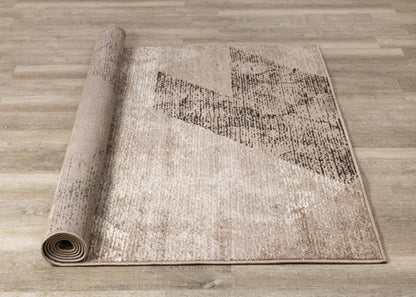 Tapis géométrique May en détresse - 5'3 x 7'7|Tapis May à motifs géométriques vieillis - 5 pi 3 po x 7 pi 7 po