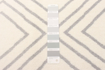 August Geod White-Grey 7'10 x 10'2 Area Rug|Carpette August blanc géodegris 7 pi 10 po x 10 pi 2 po|D86F7VBB