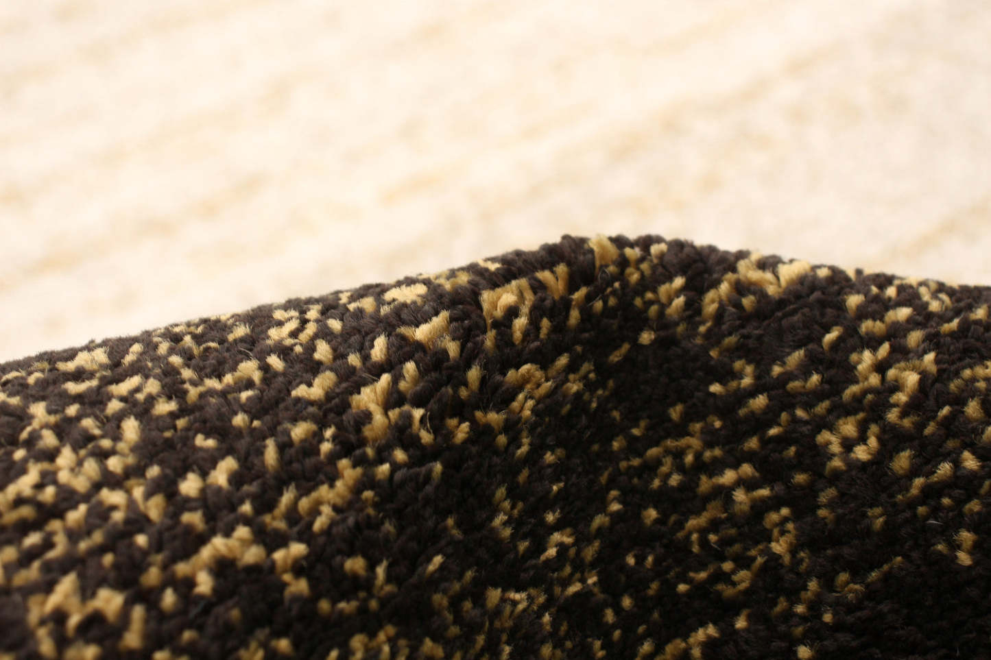 Tapis Aya ivoire-brune - 7'10 x 10'2|Carpette Aya ivoire-brune - 7 pi 10 pox 10 pi 2 po| D2AACWQ3