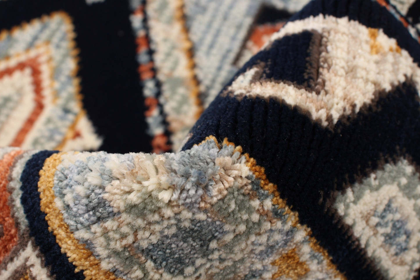 Quincy Navy Blue Area Rug - 7'10 x 10'2|Carpette Quincy bleu marine - 7 pi 10 po x 10 pi 2 po |D2B56RSQ