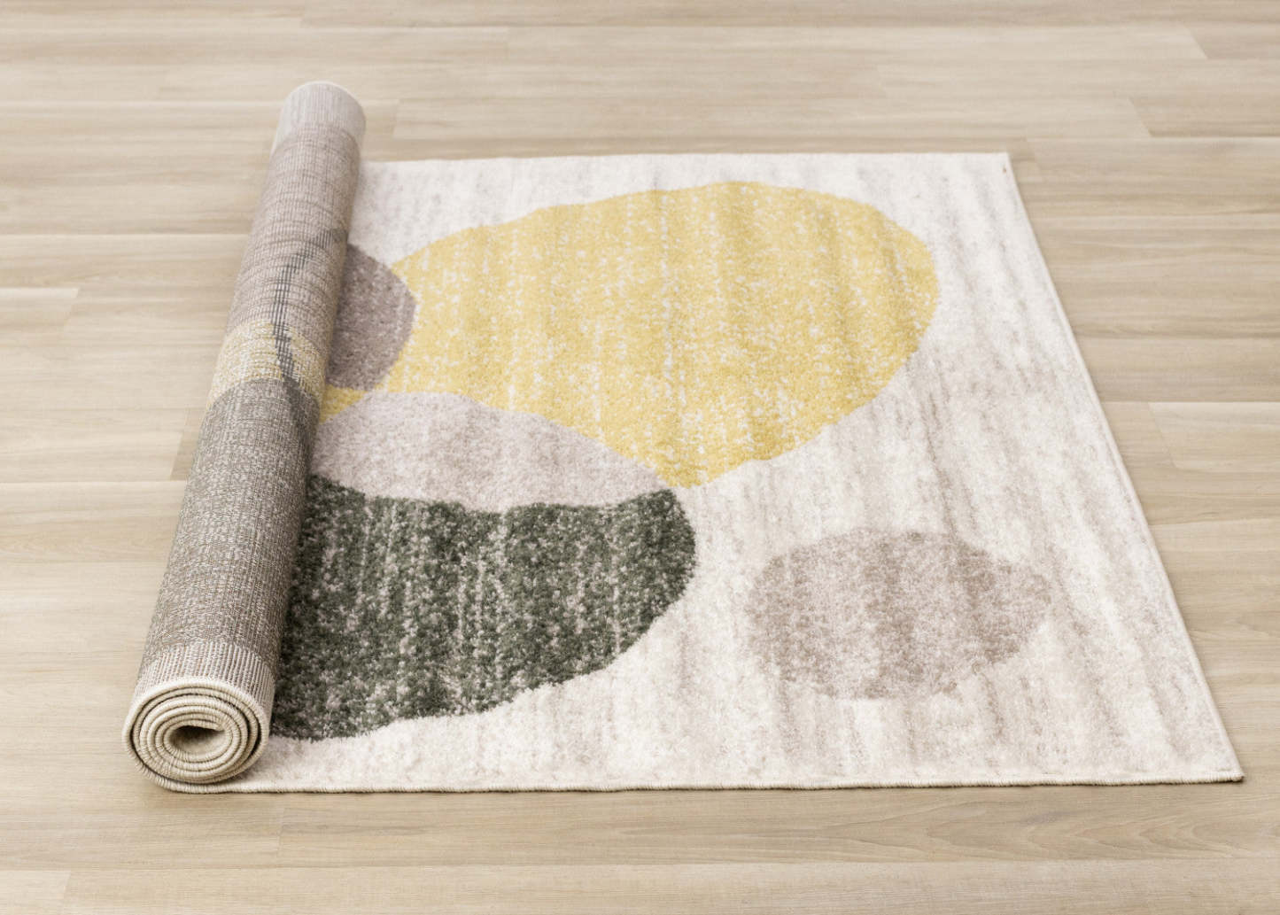 Carpette Marley verte, jaune et taupe à motif géométrique - 5 pi 3 po x 7 pi 7 po