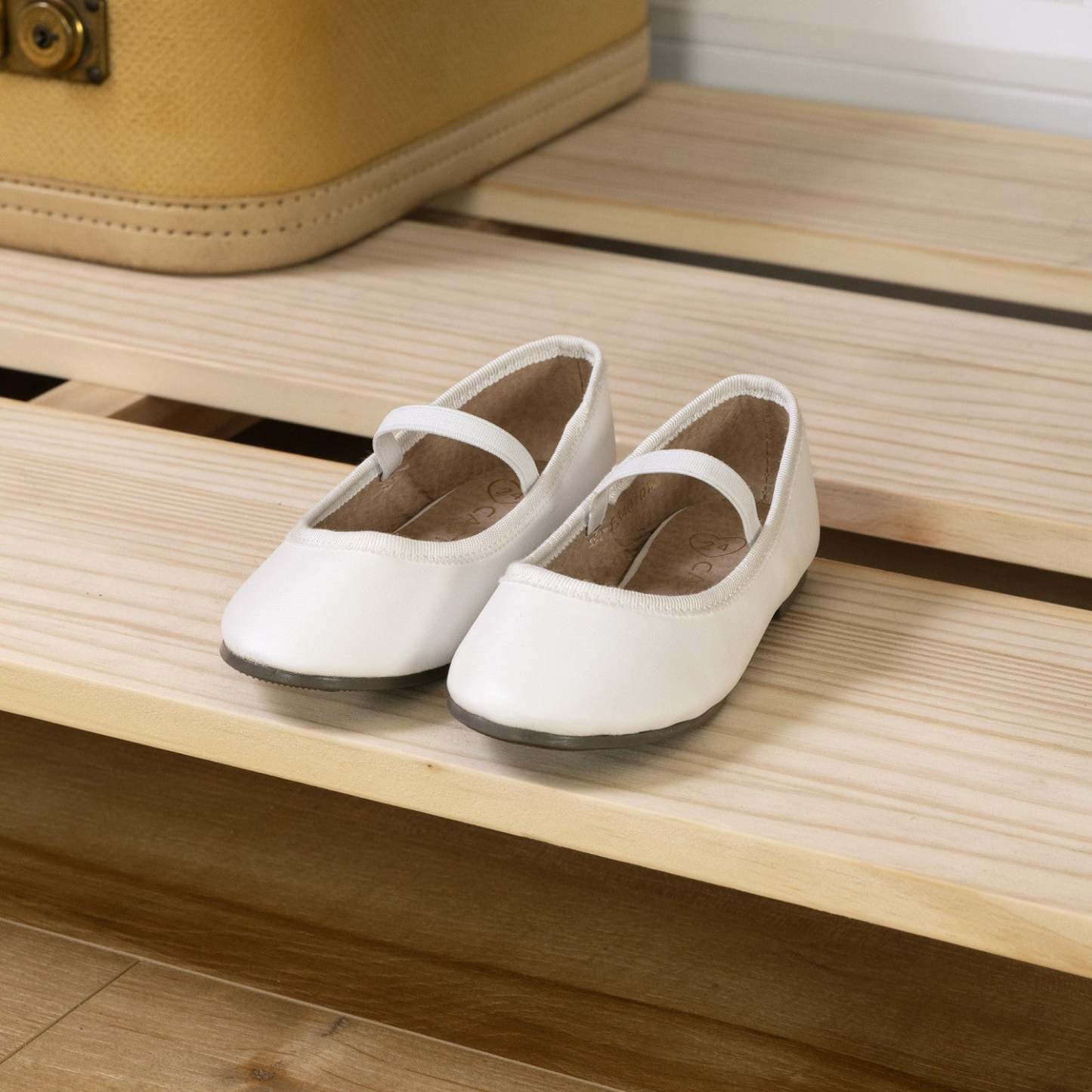 Porte-vêtements scandinave Sweedi pour enfants – Bois naturel | Sweedi Garde-robe ouverte scandinave pour enfants - Bois naturel | D83GD5IO