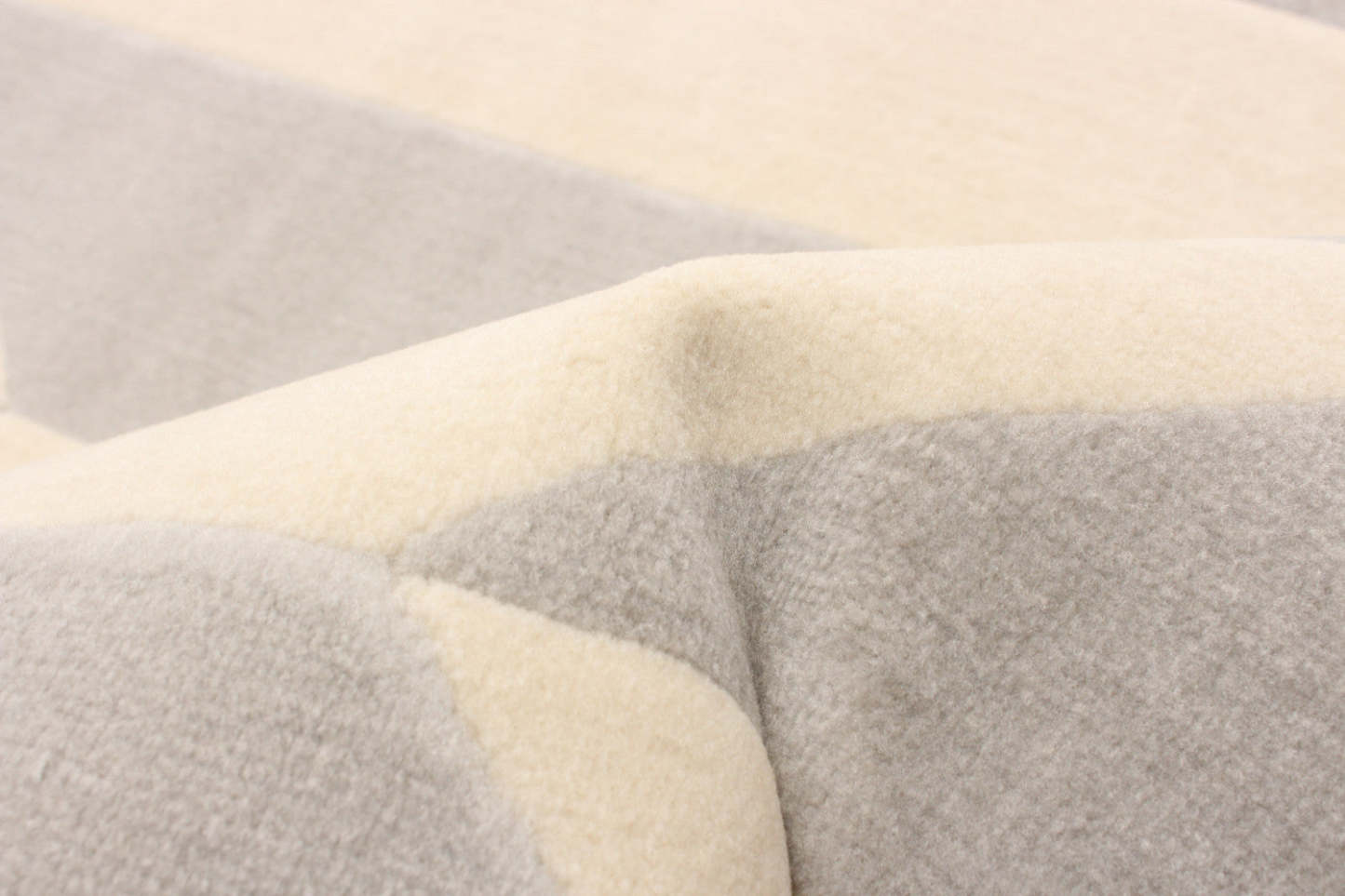 Zima Grey 3'11 x 5'7 Area Rug|Carpette Zima grise 3 pi 11 po x 5 pi 7 po|D86FS7BG