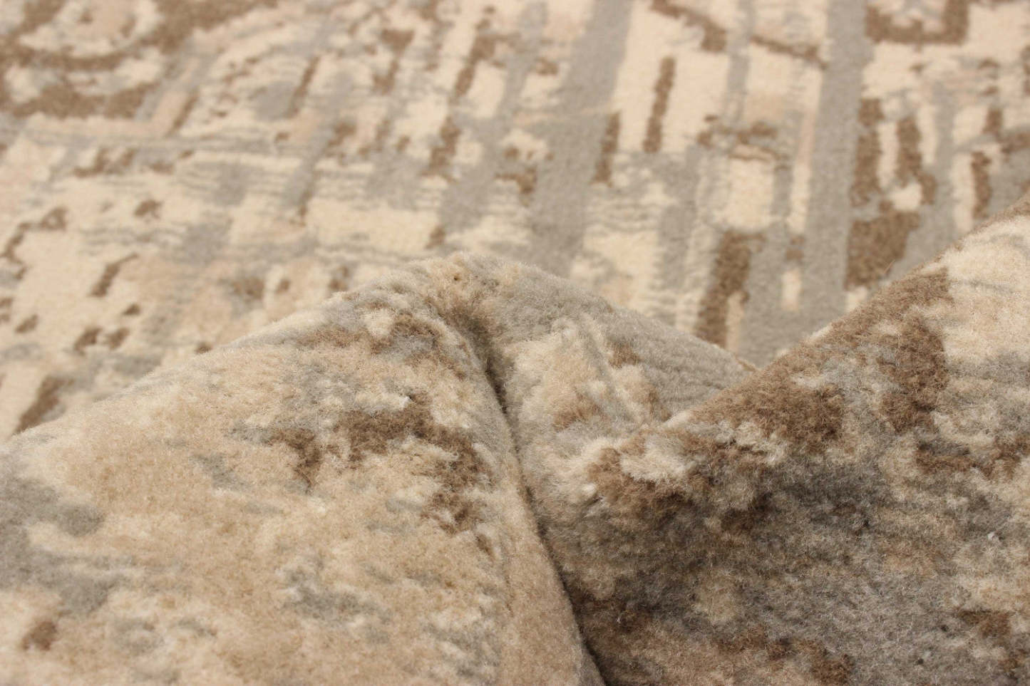 Priya Beige Area Rug - 5'0 x 8'0|Carpette Priya beige - 5 pi 0 po x 8 pi 0 po