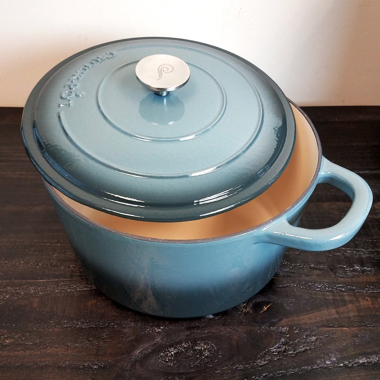 Cocotte ronde en fonte de 7 litres, couleur frêne