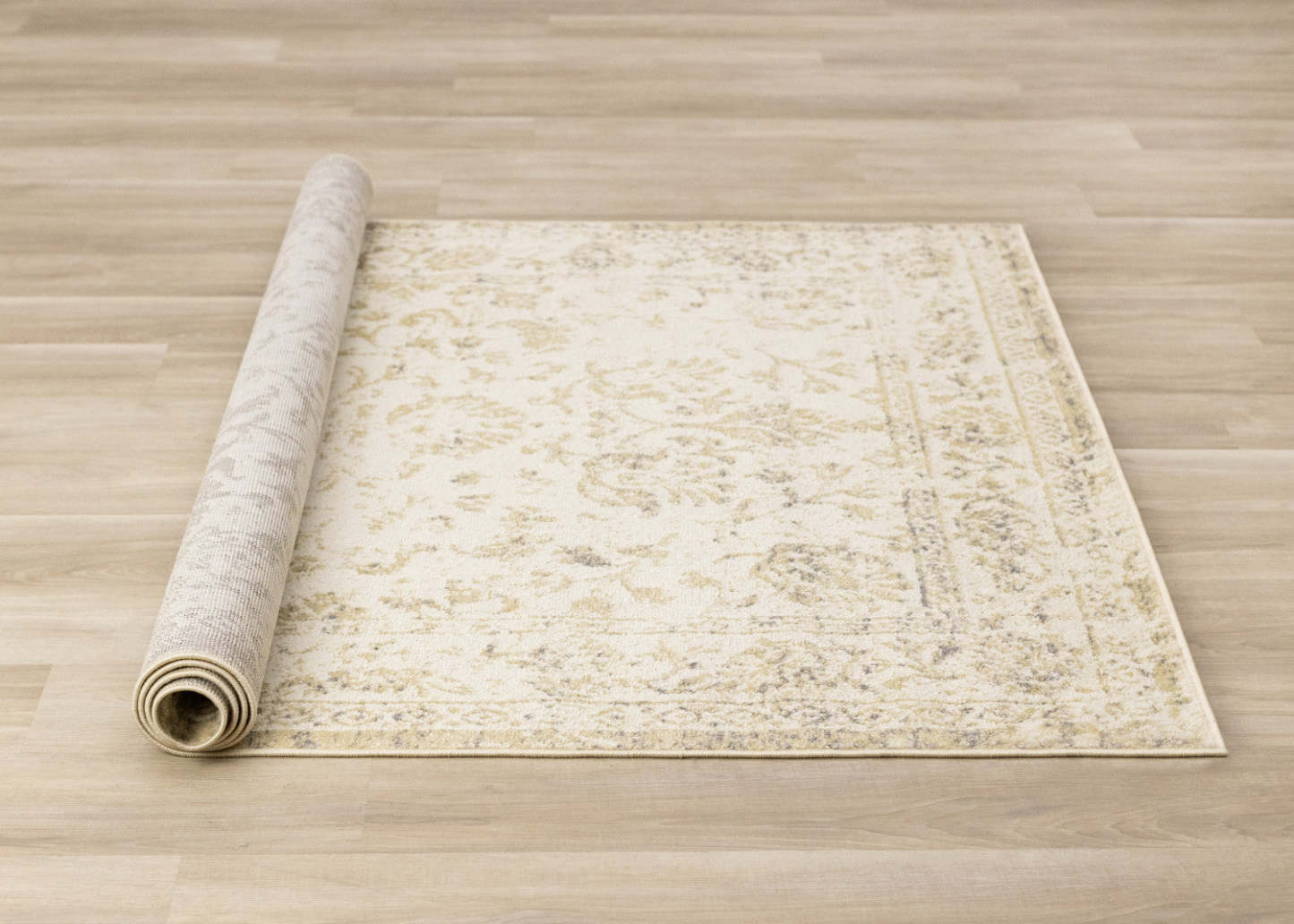 Carpette discrète, traditionnelle et élégante Ellis beige et crème - 5 pi 3 po x 7 pi 7 po