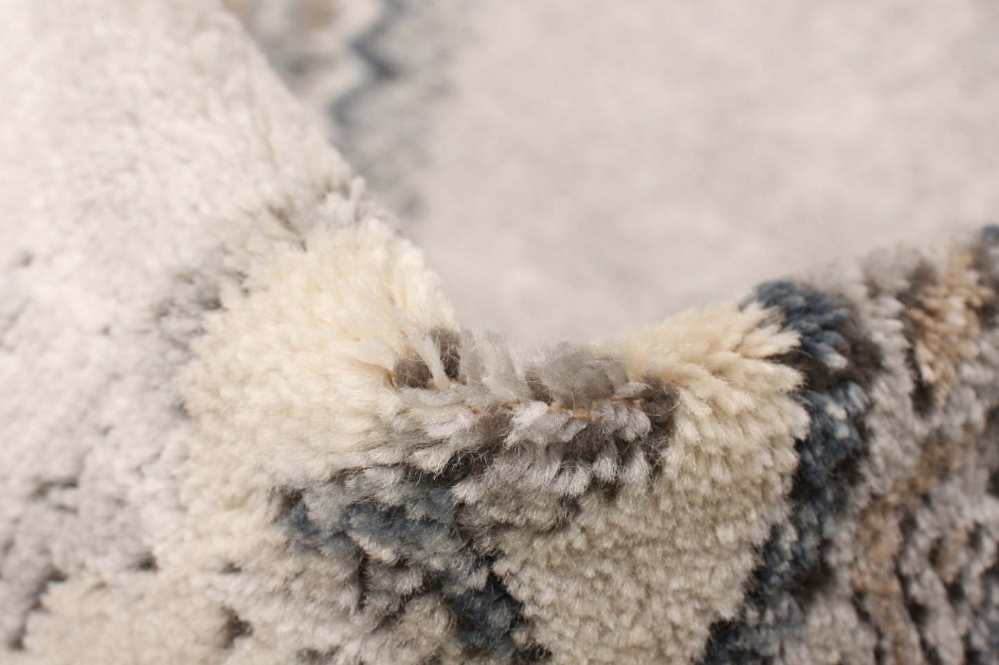 Octavian Bijar Ivory Area Rug - 5'3 x 7'3|Carpette Octavian Bijar ivoire - 5 pi 3 po x 7 pi 3 po| D2978BOO