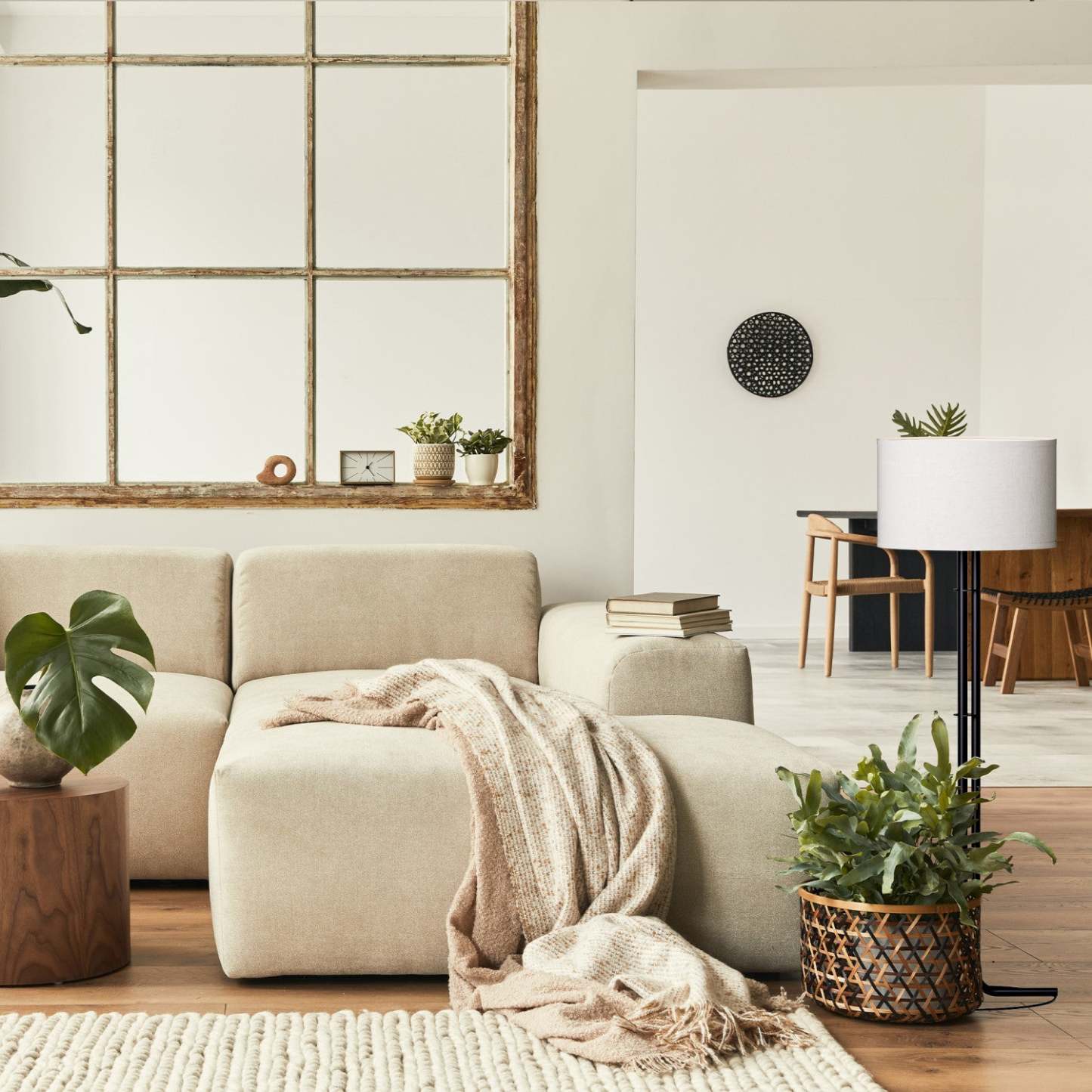 62 Black Floor Lamp with Cylindrical Shade | Lampe à pied noire de 62 po avec abat-jour cylindrique