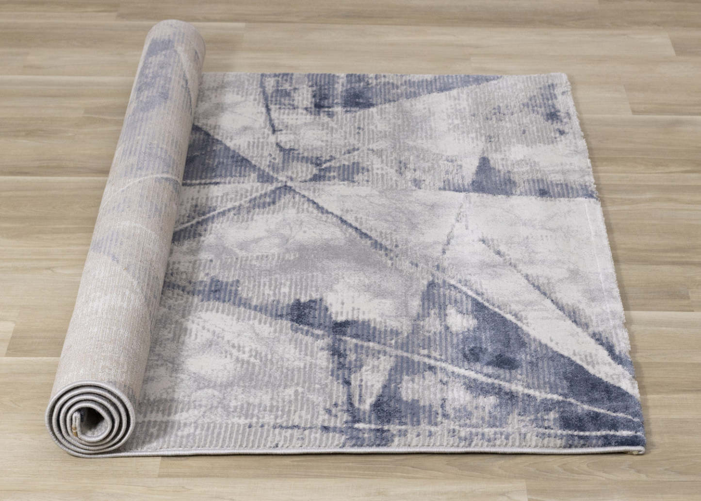 London Distressed Indoor Area Rug - 7'10 x 10'6|Carpette London d'aspect vieilli pour l'intérieur - 7 pi 10 po x 10 pi 6 po