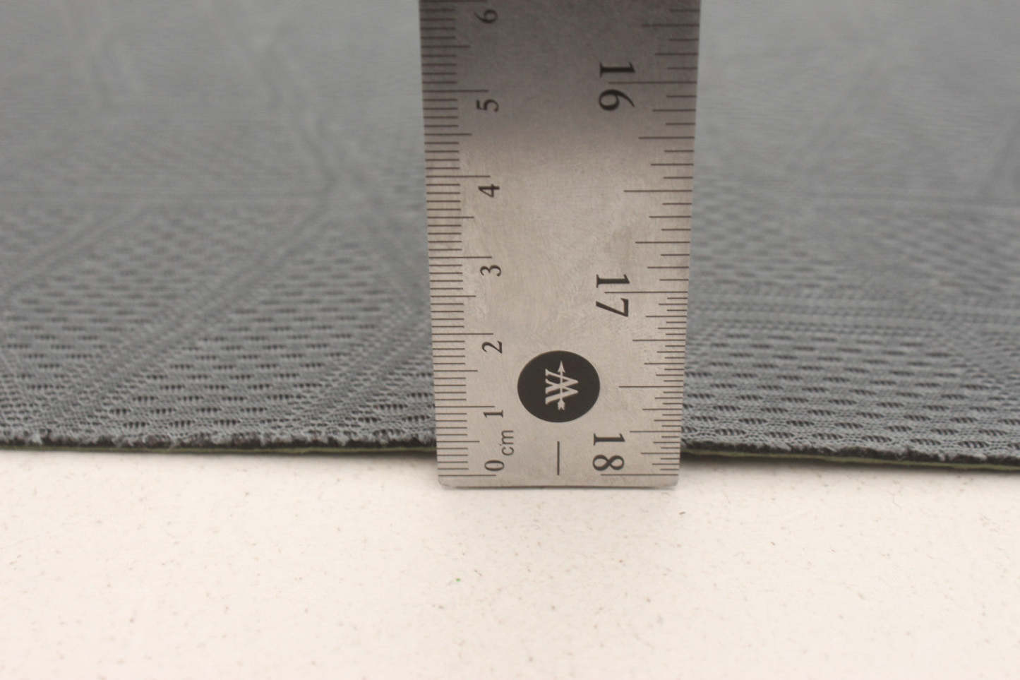 Tapis Bellezza gris foncé 2'2 x 12'0|Carpette Bellezza gris foncé 2 pi 2 po x 12 pi 0 po|D21NIGBY