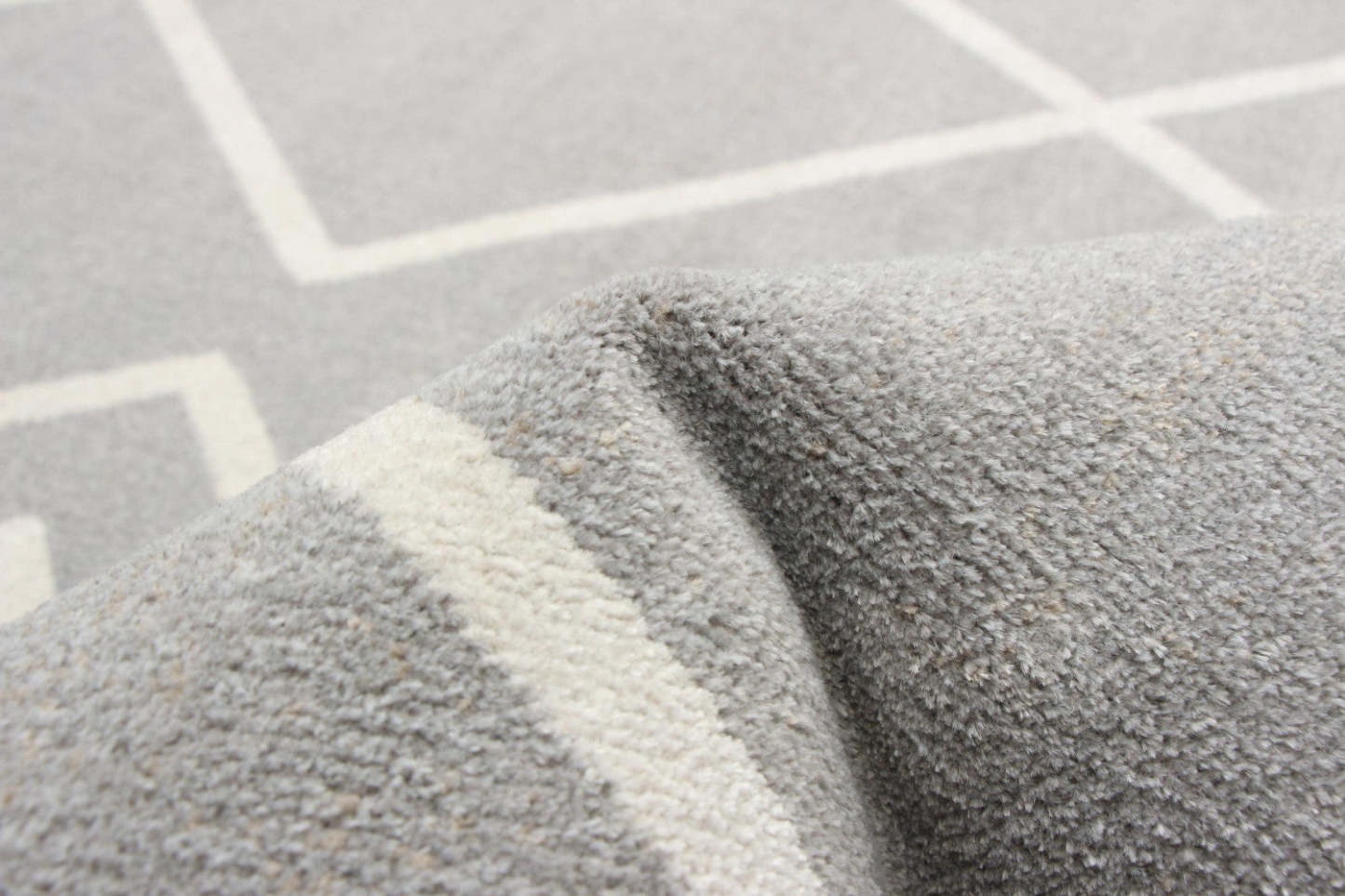 Kenza Grey Machine Washable Area Rug - 5'0 x 7'0|Tapis Kenza gris lavable à la machine - 5 pi 0 po x 7 pi 0 po|D86FC6WF