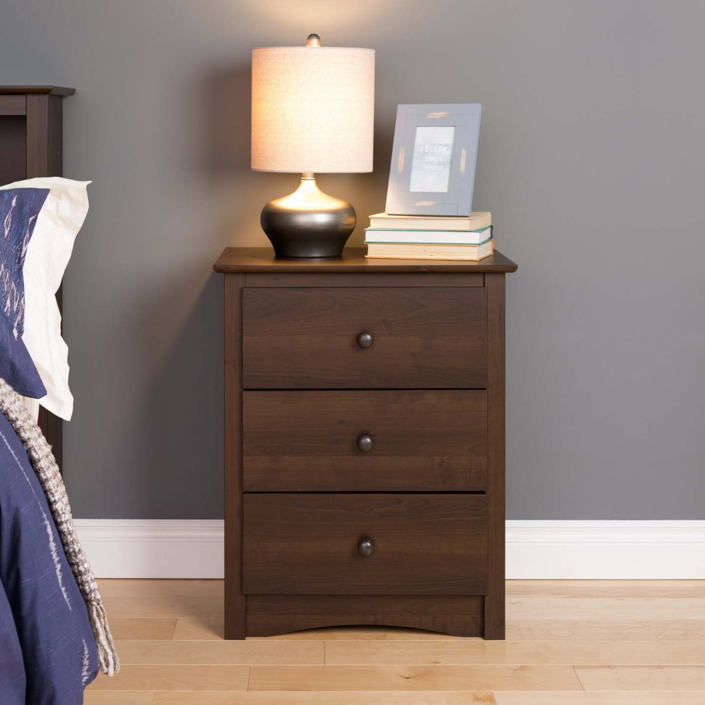Fremont 3-Drawer Tall Nightstand - Espresso|Table de nuit haute Fremont à 3 tiroirs - espresso