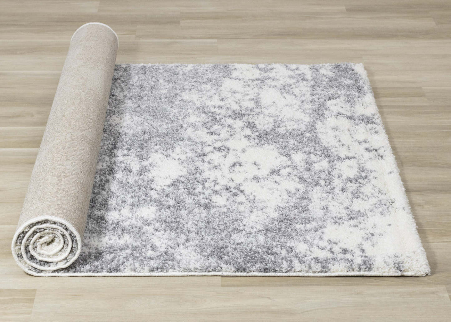 Fairmont Wispy Cloud Area Rug - 7'10 x 10'6|Carpette Fairmont à motif nuages ondulants - 7 pi 10 po x 10 pi 6 po