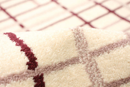 Taite Cream-Bordeaux Area Rug - 3'11 x 5'7|Carpette Taite crème-Bordeaux - 3 pi 11 po x 5 pi 7 po| D2AT0XCM