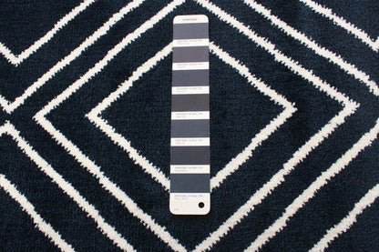 Tapis August Geod Marine-Blanc 7'10 x 10'2|Carpette August bleu marine géodeblanc 7 pi 10 po x 10 pi 2 po|D86FPZK9