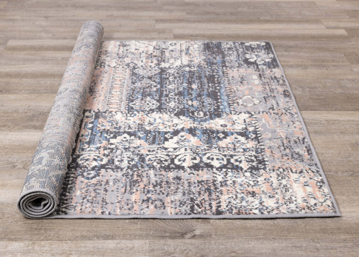 Florence Patchwork Indoor Area Rug - 4'7 x 6'7|Tapis d'intérieur Florence à motif patchwork - 4 pi 7 po x 6 pi 7 po