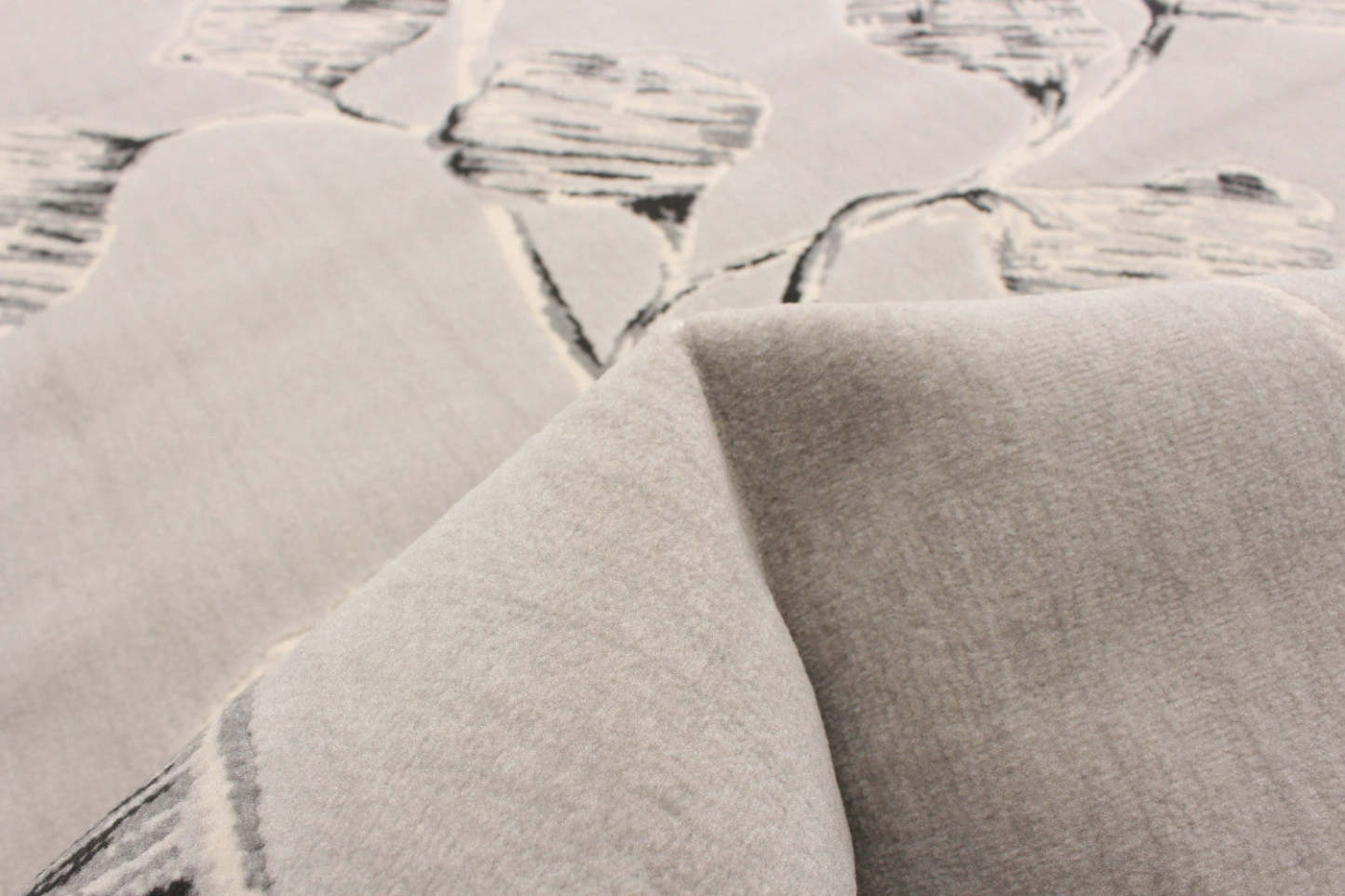 Ameeka Grey 3'11 x 5'7 Area Rug|Carpette Ameeka grise 3 pi 11 po x 5 pi 7 po|D86FPSRU