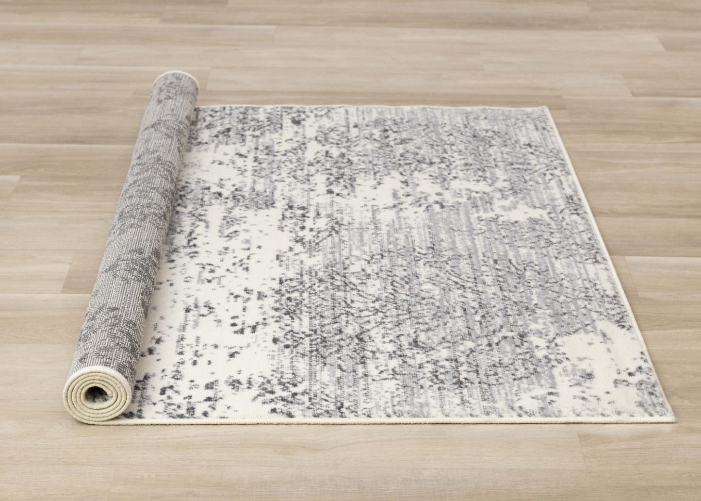 Florence Elegant Damask Indoor Area Rug - 4'7 x 6'7|Tapis d'intérieur Florence à motif damassé élégant - 4 pi 7 po x 6 pi 7 po