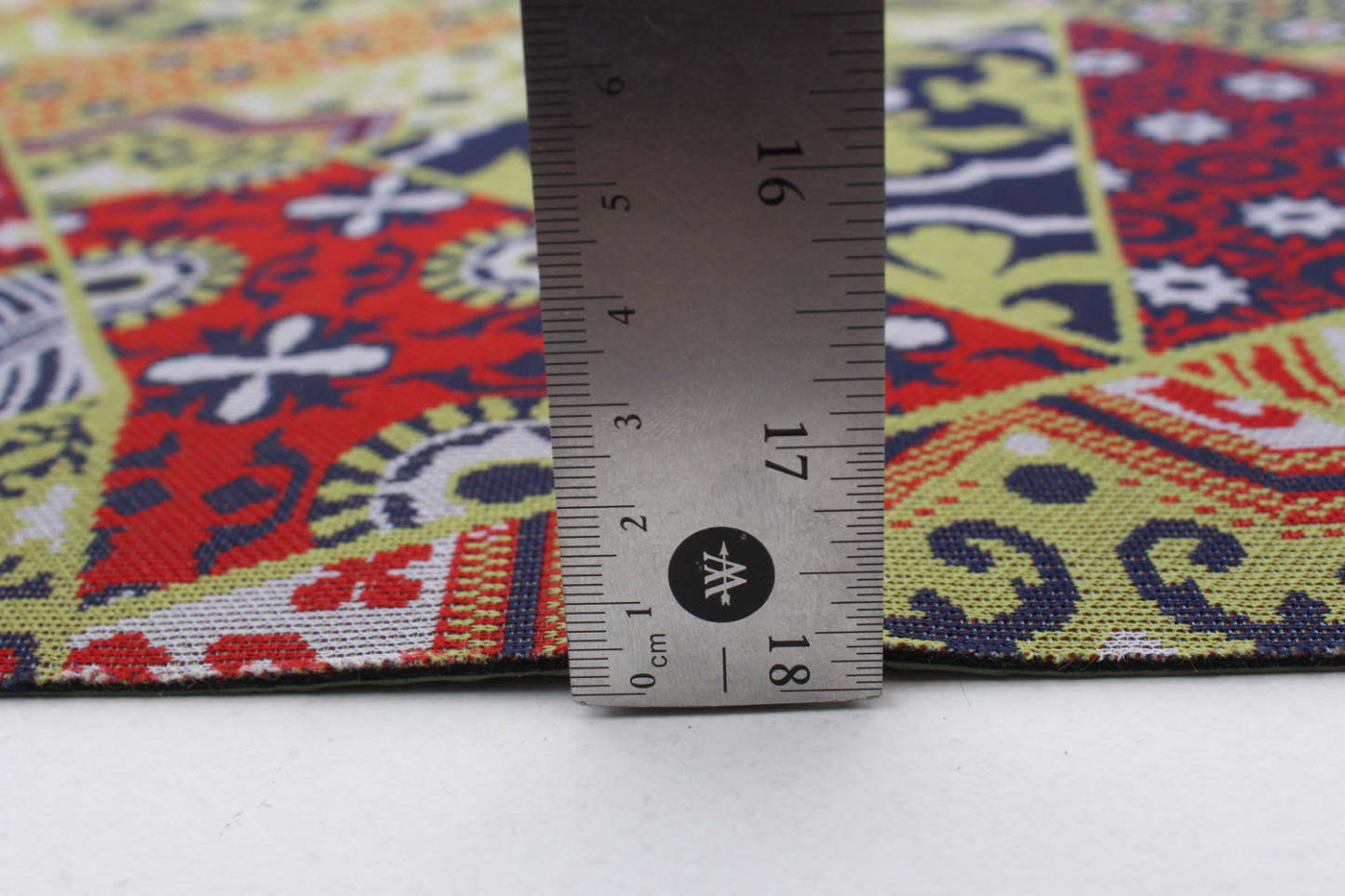 Bellezza Rouge / Vert 2'2 x 18'0 Tapis d'aire|Carpette Bellezza rougevert 2 pi 2 po x 18 pi 0 po|D21FTH3O