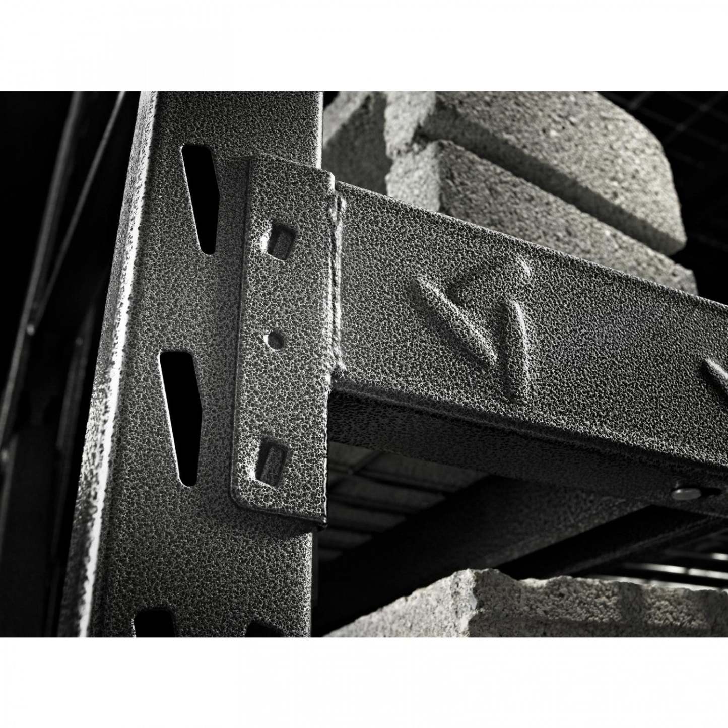 Gladiator 77 Rack Shelf - Hammered Granite|Tablette de 77 po en grillage de Gladiator - granite martelé