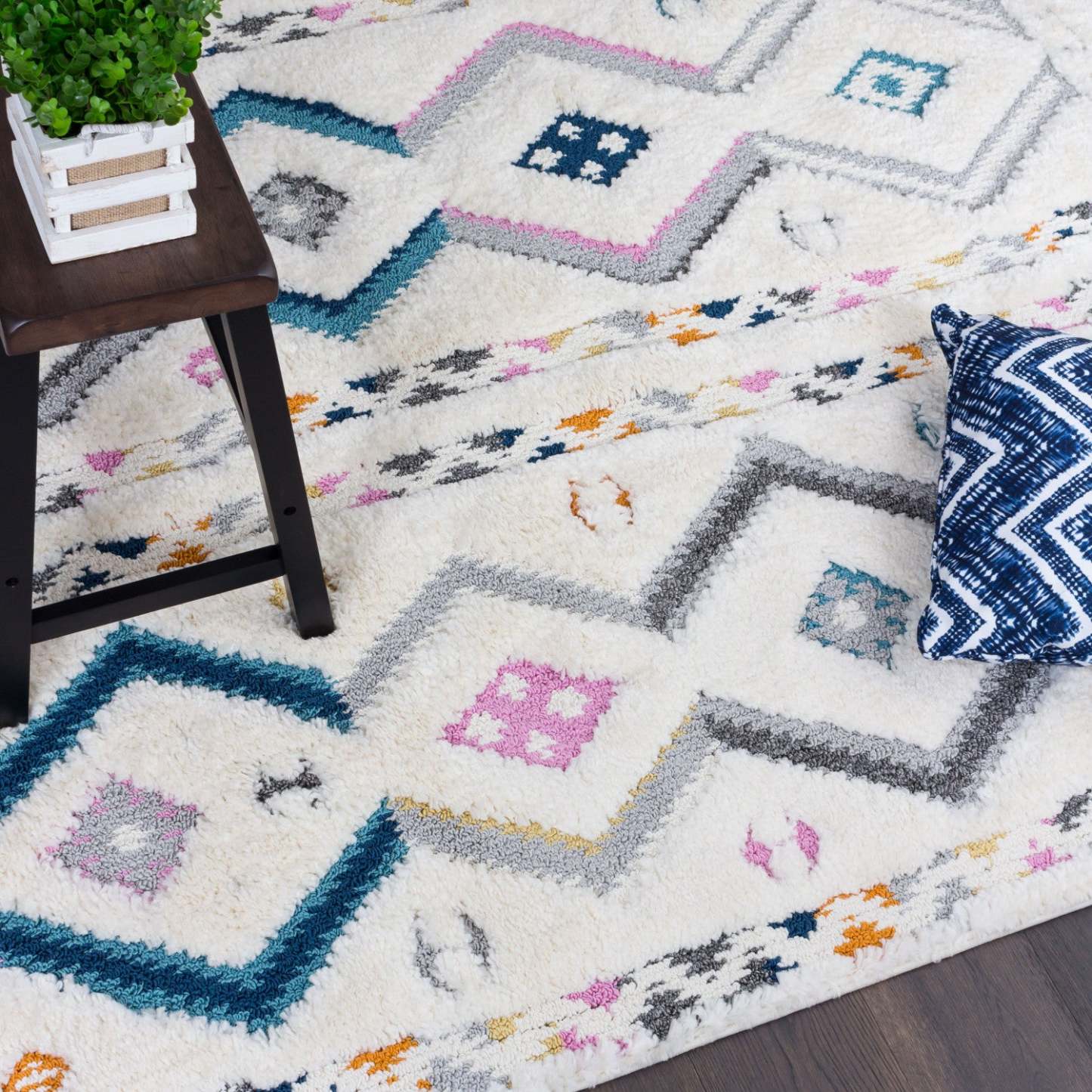 Lola Chevron 4x6 Area Rug|Carpette Lola à motifs de chevrons 4 x 6|D80GH4BT