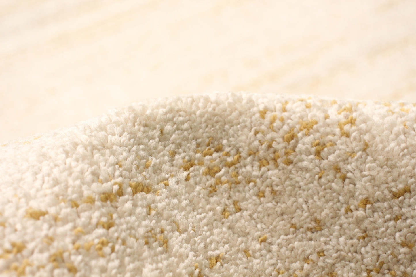 Aya Ivory-Red Area Rug - 3'11 x 5'7|Carpette Aya ivoire-rouge - 3 pi 11 po x 5 pi 7 po| D2A0B0LW