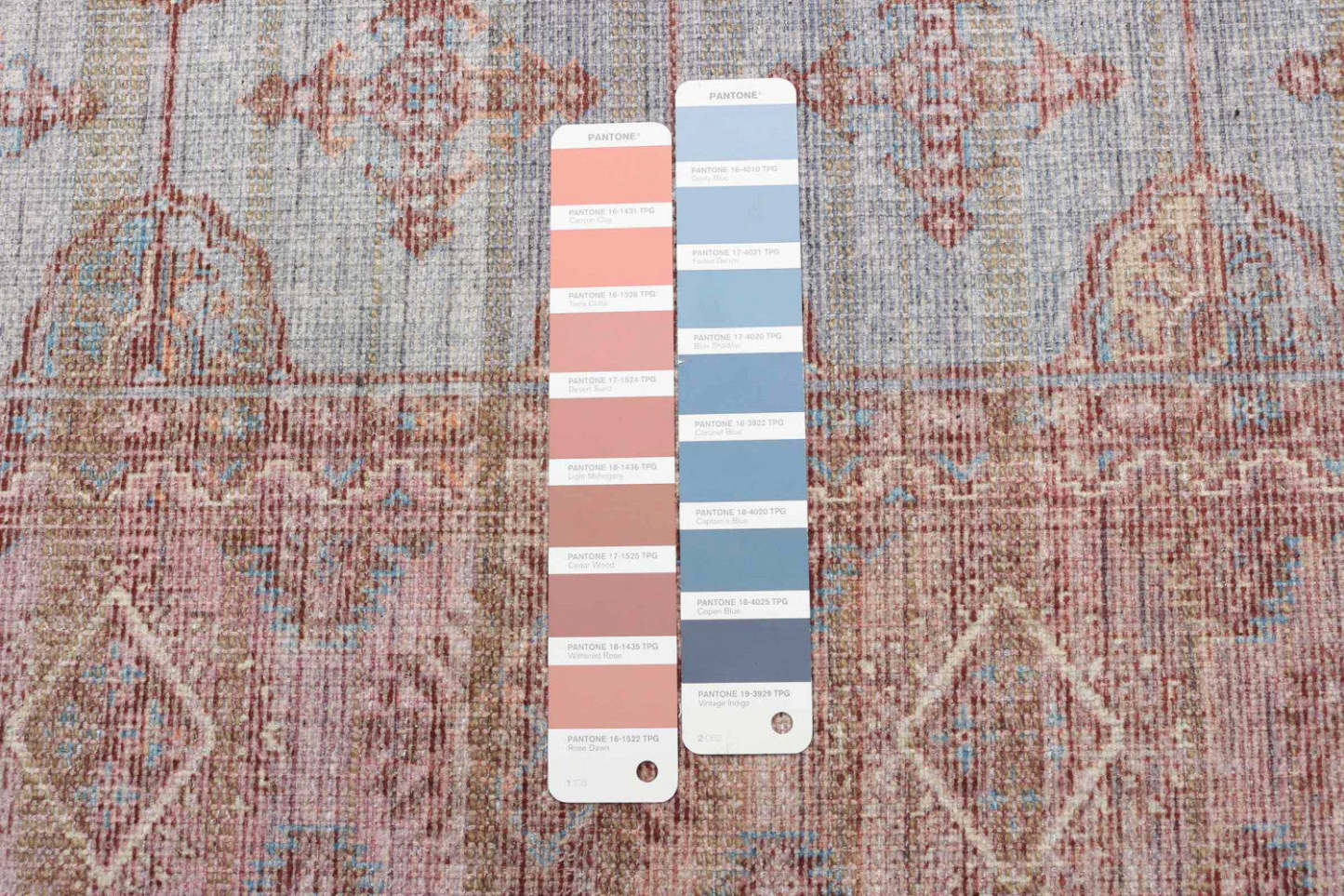 Carpette Rosamond bleue 5 pi 3 po x 8 pi 0 po