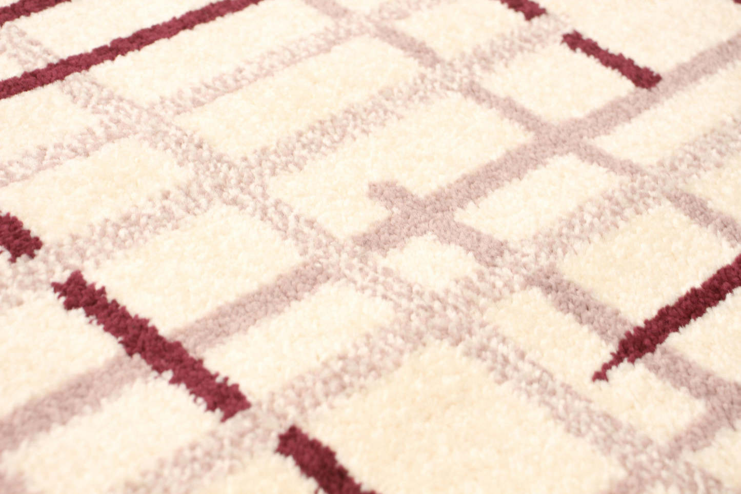 Taite Cream-Bordeaux Area Rug - 3'11 x 5'7|Carpette Taite crème-Bordeaux - 3 pi 11 po x 5 pi 7 po| D2AT0XCM