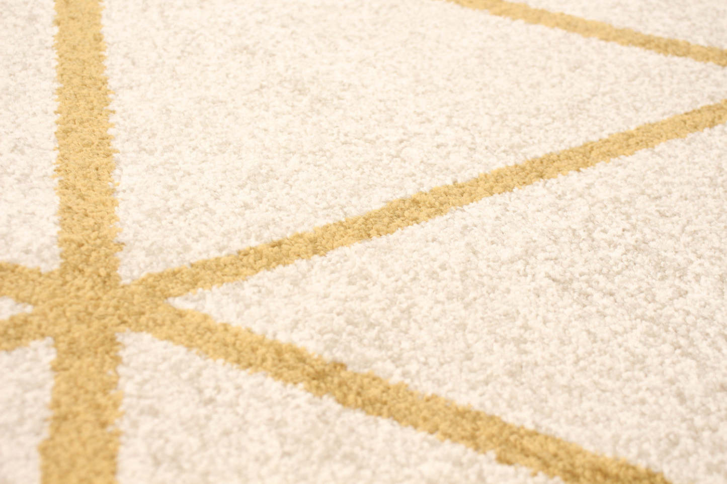 Anandi Ivory-Gold Area Rug - 3'11 x 5'7|Carpette Anandi ivoire-or - 3 pi 11 po x 5 pi 7 po| D29NNG1B