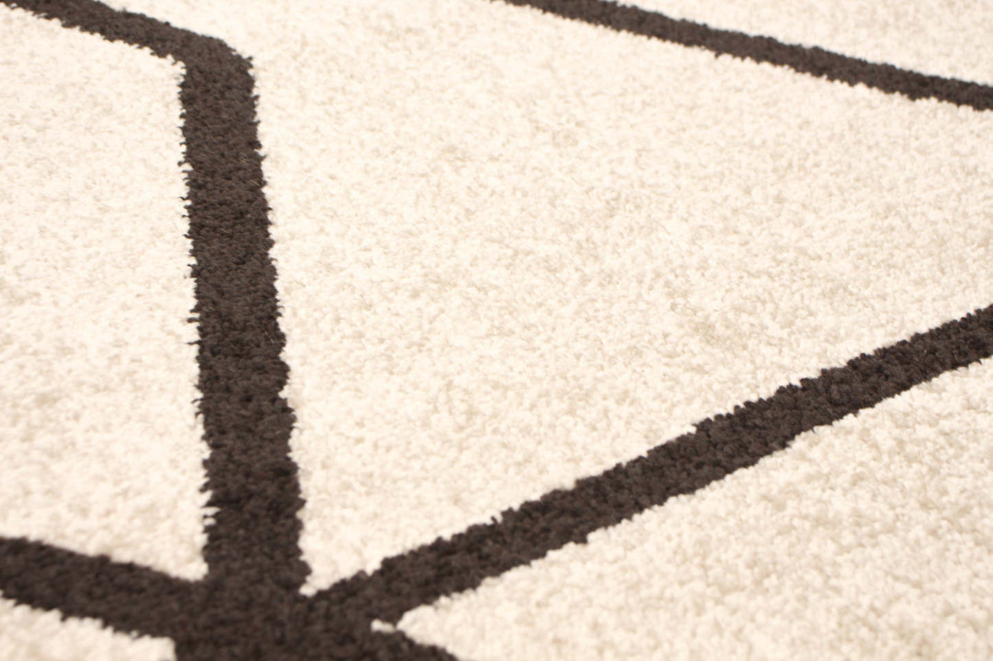 Anandi Ivory-Brown Area Rug - 3'11 x 5'7|Carpette Anandi ivoire-brune - 3 pi 11 po x 5 pi 7 po| D2AVRPXS