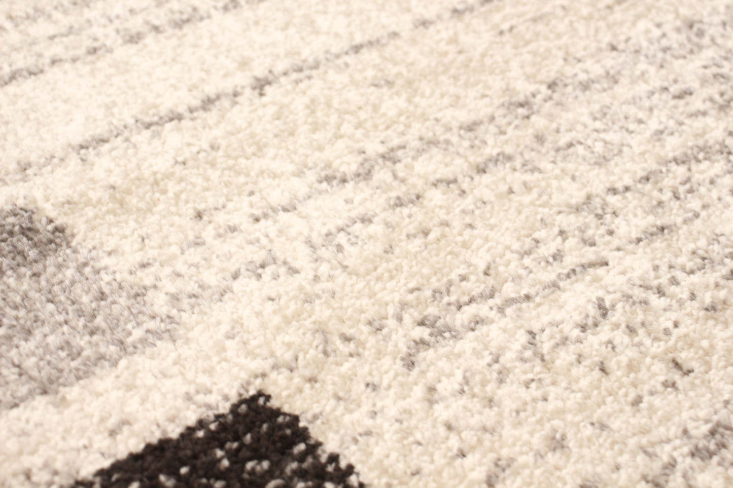 Aya Ivory-Taupe Area Rug - 3'11 x 5'3|Carpette Aya ivoire-Taupe - 3 pi 11 po x 5 pi 3 po| D2ABJGZD