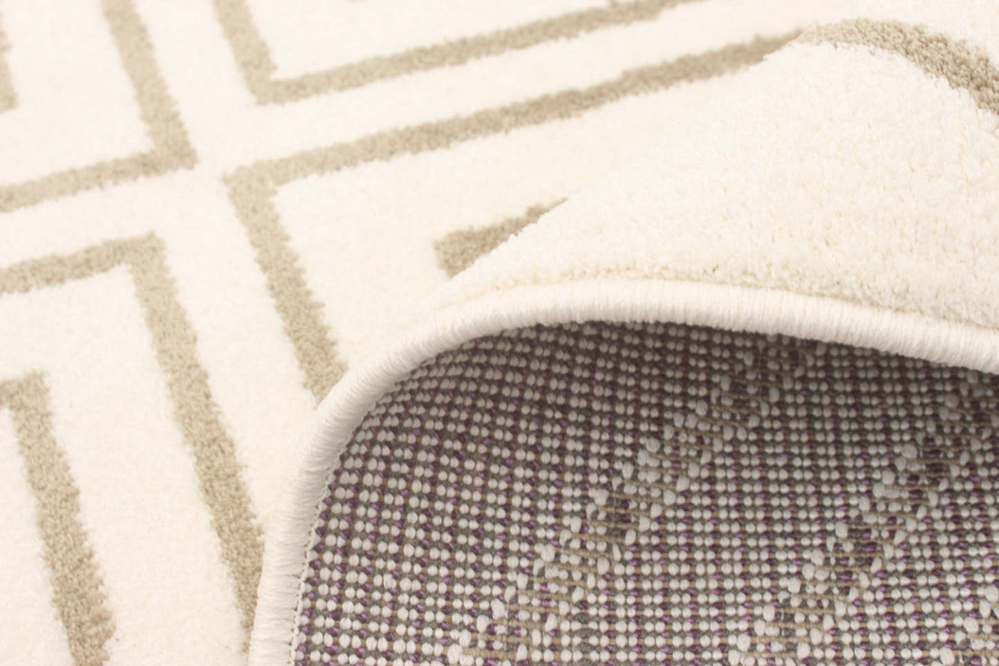 Tapis August Geod Blanc-Tan 6'7 x 9'6|Carpette August blanc géodebrun clair 6 pi 7 po x 9 pi 6 po|D86FNPHR