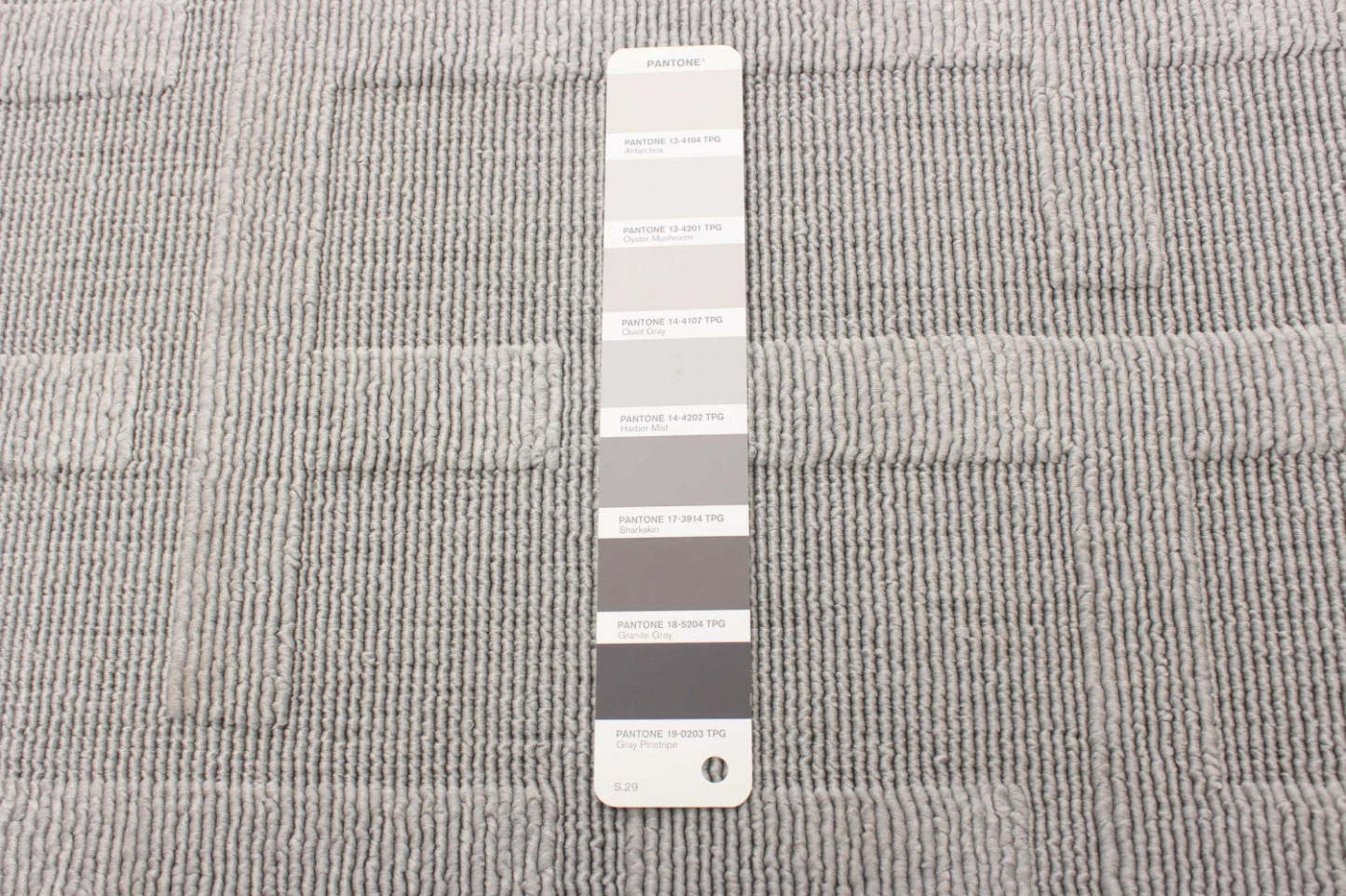 Tapis Brangane Gris 5'3 x 7'7|Carpette Brangane grise 5 pi 3 po x 7 pi 7 po|D86FUFFU