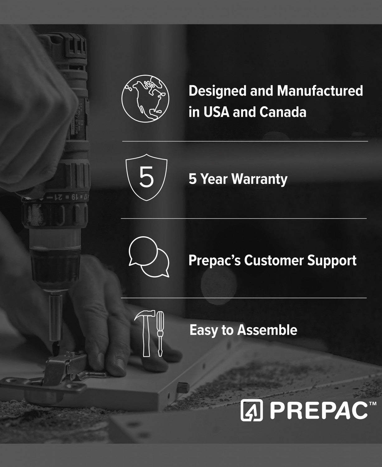 Bibliothèque moderne Milo Mid-Century avec 6 étagères, 2 portes et boutons au fini laiton brossé - Noir|Bibliothèque moderne du milieu du 20e siècle Milo avec 6 tablettes, 2 portes et poignées au fini laiton brossé - noire