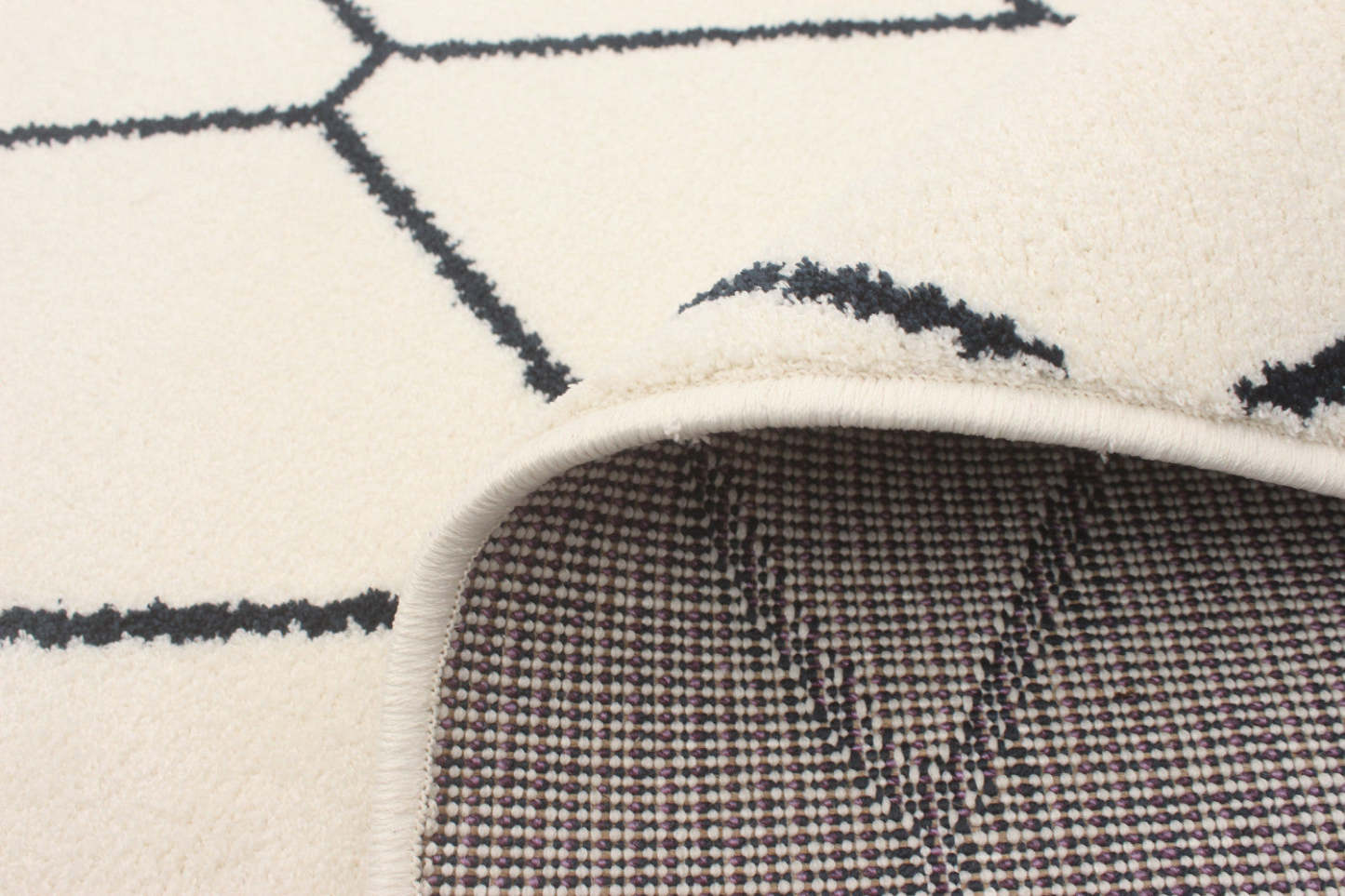 August White-Navy 7'10 x 10'2 Area Rug|Carpette August blanchebleu marine 7 pi 10 po x 10 pi 2 po|D86F3GW0