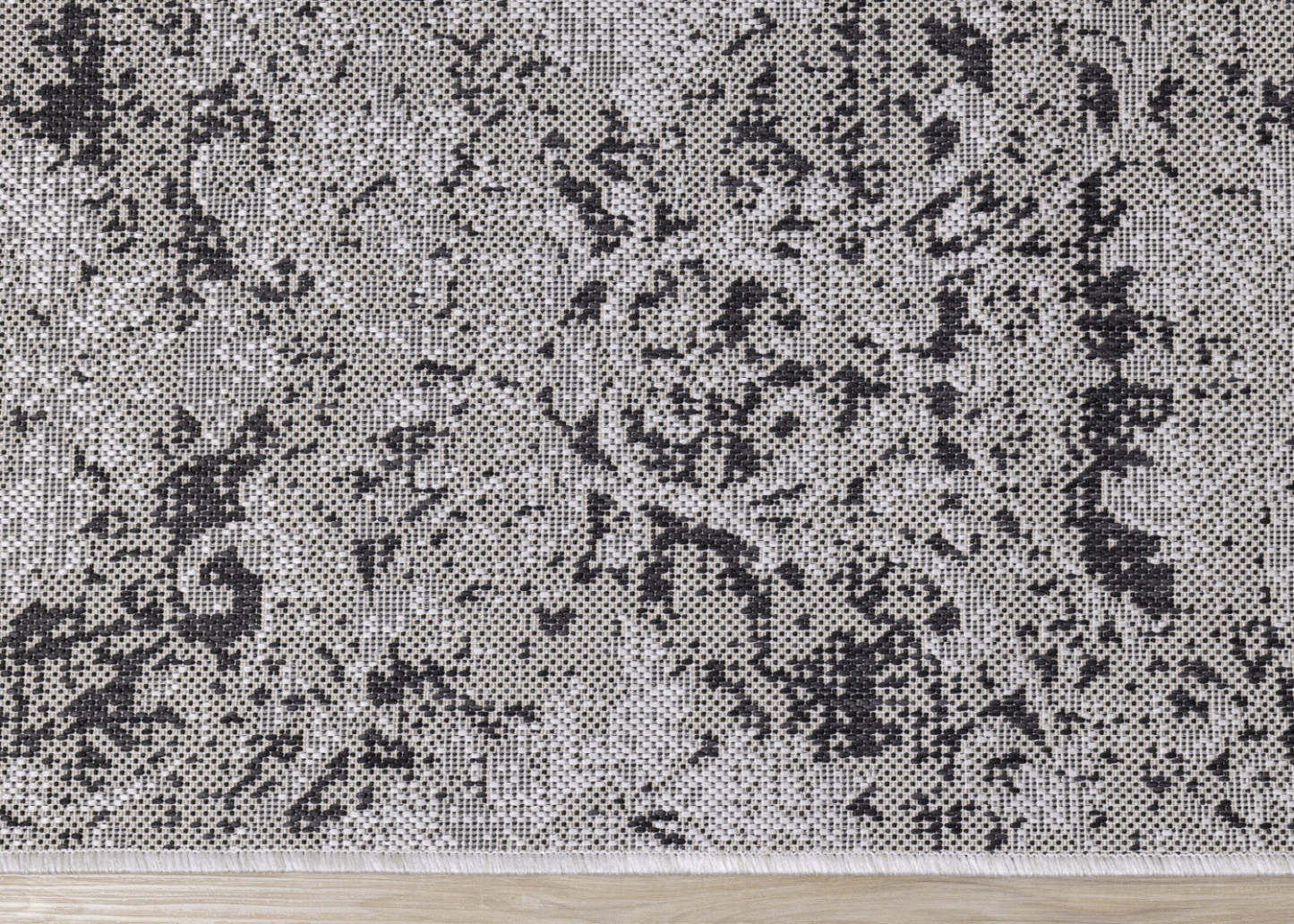 Jackson Distressed Damask Indoor/Outdoor Area Rug - 7'10 x 10'6|Carpette Jackson à motif damassé vieilli pour l'intérieur et l'extérieur - 7 pi 10 po x 10 pi 6 po