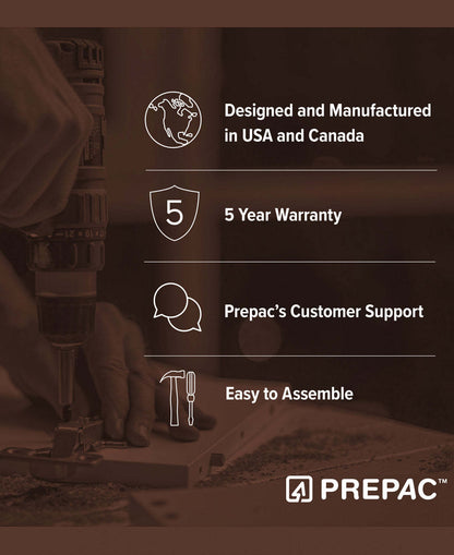 Bibliothèque moderne Milo Mid-Century avec 6 étagères, 2 portes et boutons au fini laiton brossé - Cerisier|Bibliothèque moderne du milieu du 20e siècle Milo avec 6 tablettes, 2 portes et poignées au fini laiton brossé - cerisier