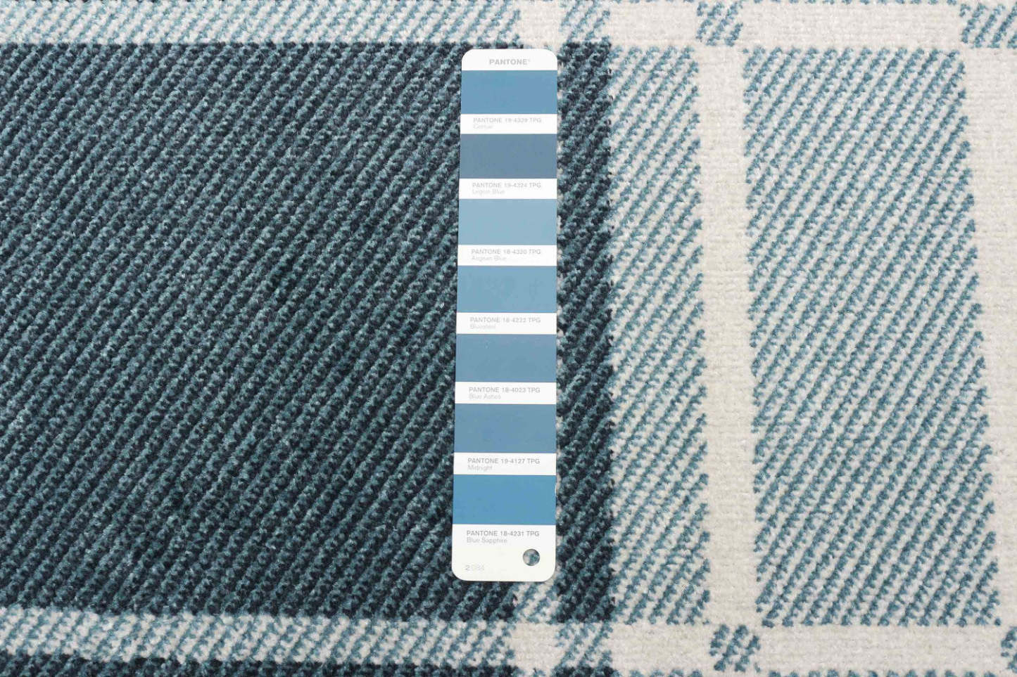 Tapis Roma bleu lavable en machine - 2'6 x 8'0|Carpette Roma bleue lavable à la machine - 2 pi 6 po x 8 pi 0 po|D86FACQ1
