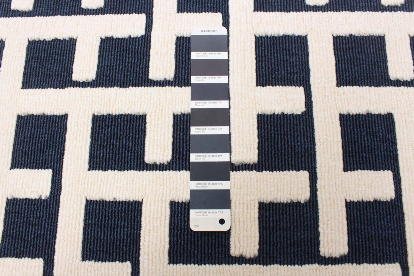 Brangane Blue 3'11 x 5'7 Area Rug|Tapis Brangane bleu 3 pi 11 po x 5 pi 7 po|D86F1QRM